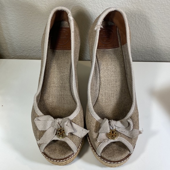 Tory Burch Jackie Peep Toe Espadrille Wedge Tan Gold Metallic Size 8 - Picture 4 of 16